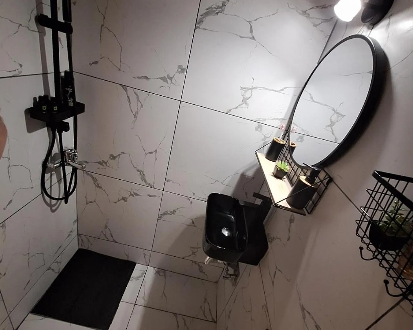 Queen Suites 60M2 Soluň